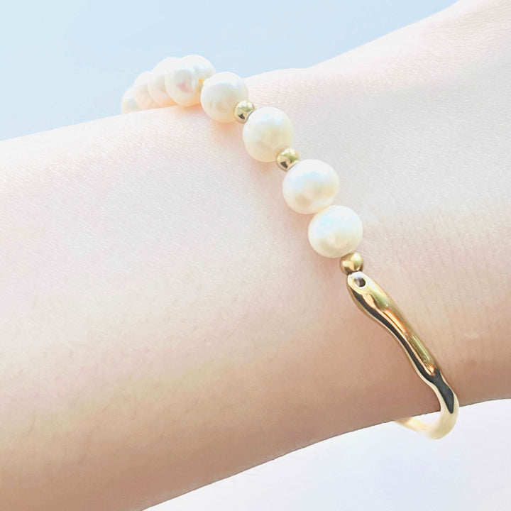 Asymmetric Freshwater Pearl Bracelet