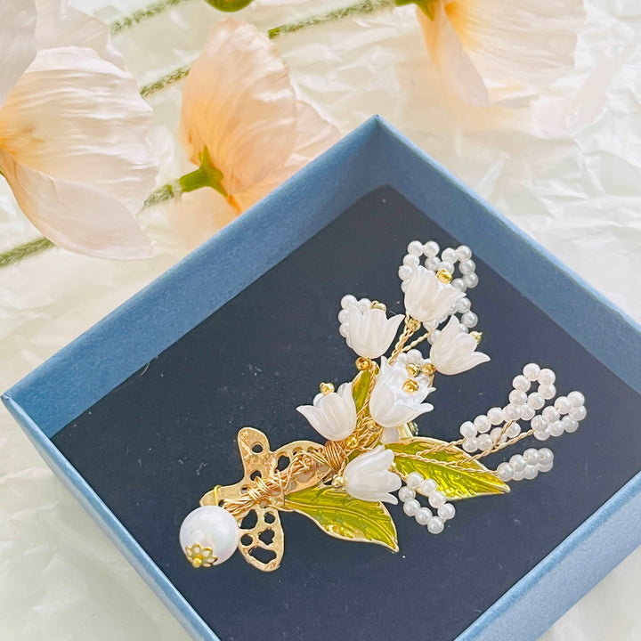 Chic Blooming Lily Of The Valley Brooch