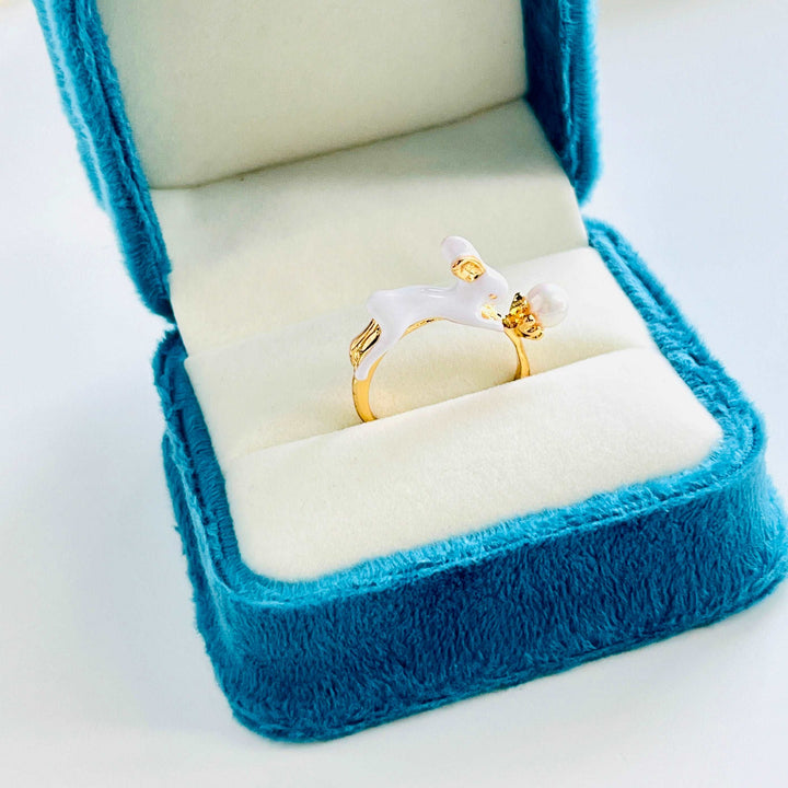 Enamel White Rabbit Pearl Ring