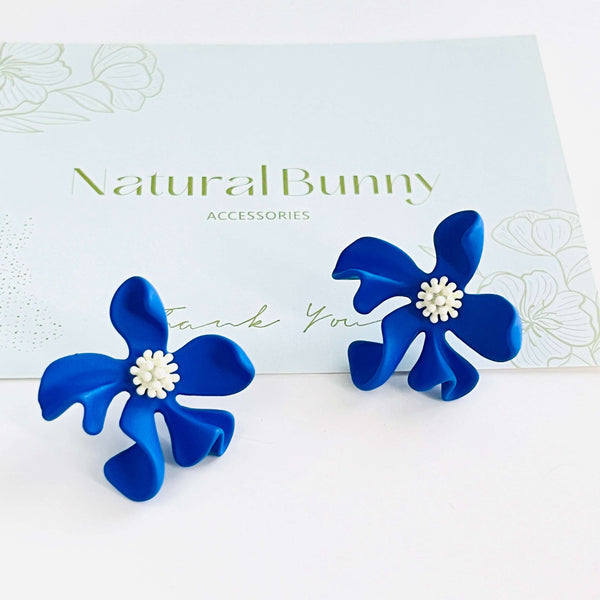 Klein Blue Flower Stud Earrings