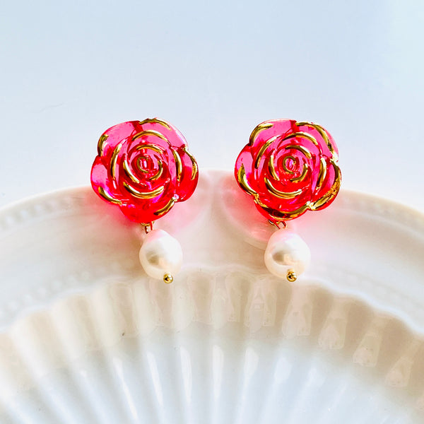 Boucles d'oreilles pendantes en perles de rose rouge