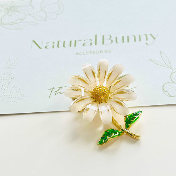 White Daisy Brooch