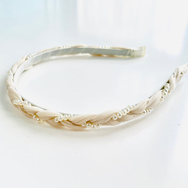 White Twisted Pearl Head Hoop